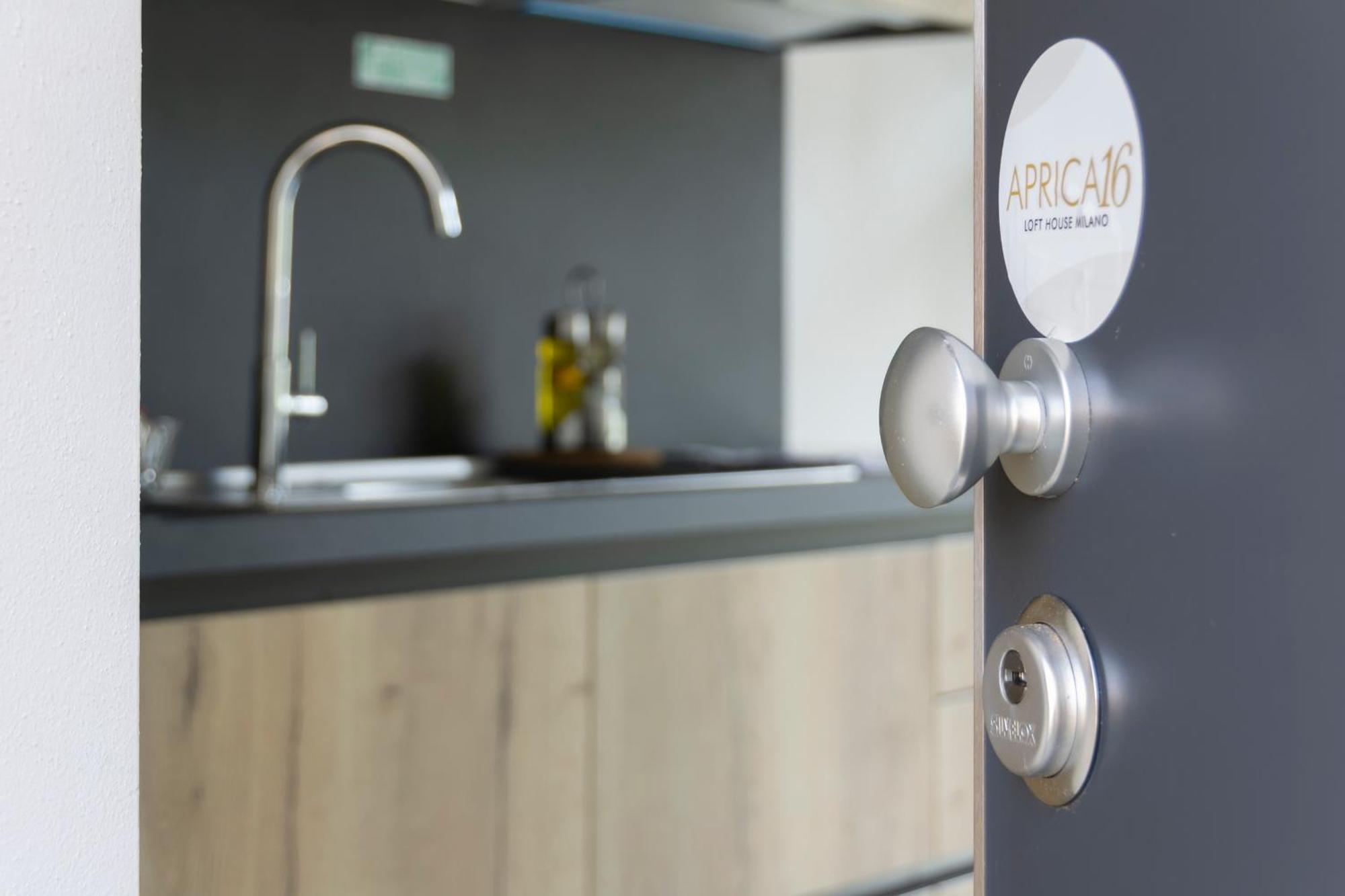 Aprica16 Loft House Milano Apartment Luaran gambar